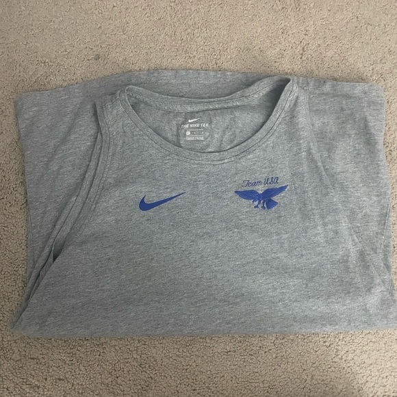 Workout tank - Picture 1 of 2